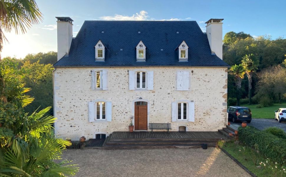 French property for sale - FCH1104